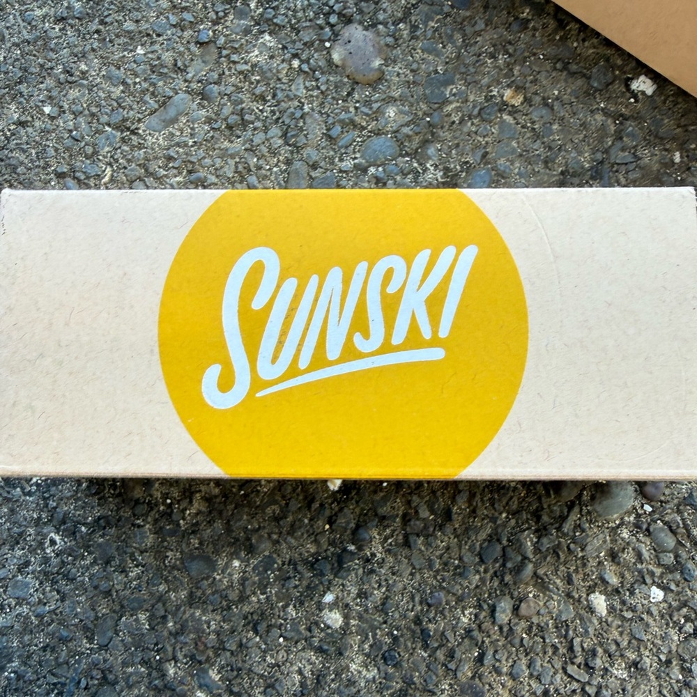 Sunski glasses‎
